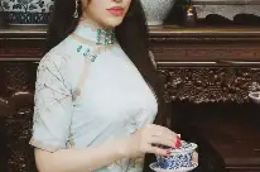 娱乐博主吃瓜少女张小寒被封号如何避免内容风险？